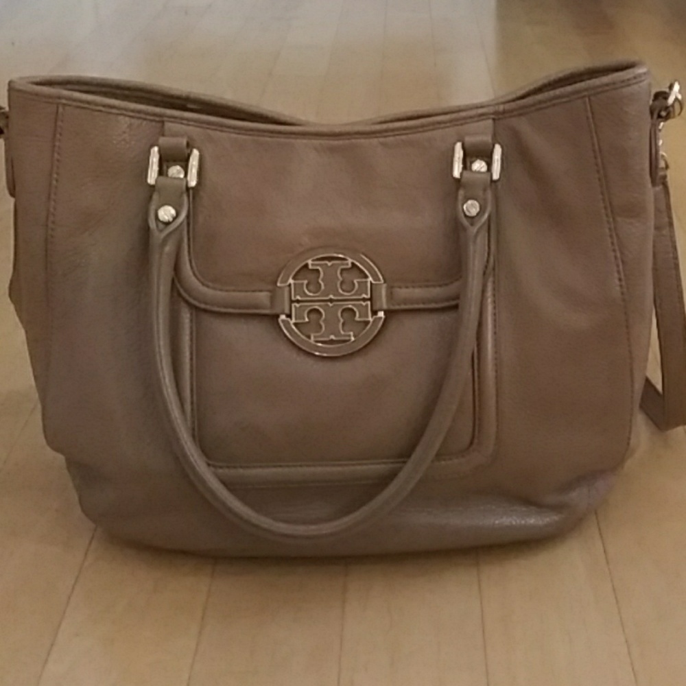 Tory Burch Amanda Classic Hobo